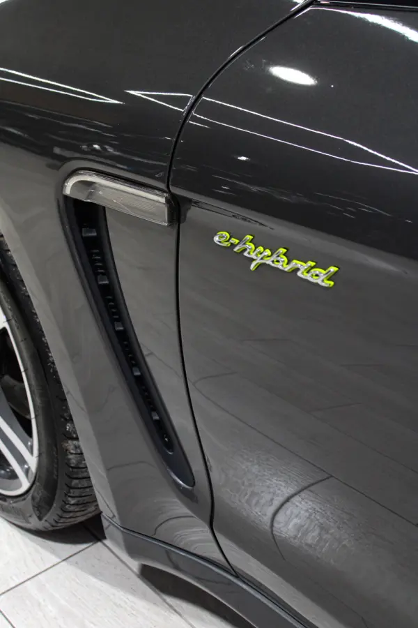 Porsche Panamera S Hybrid 23