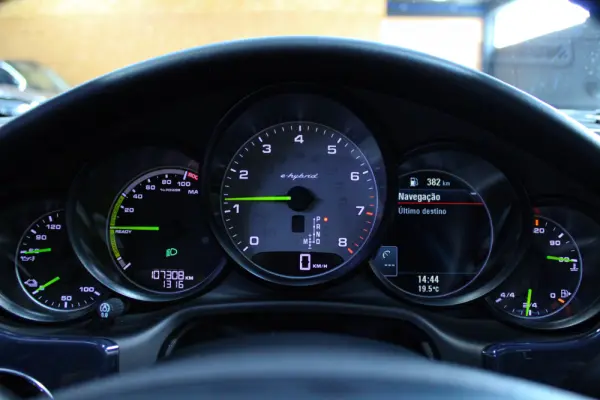 Porsche Panamera S Hybrid 56
