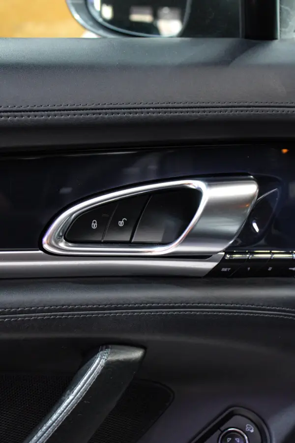 Porsche Panamera S Hybrid 48