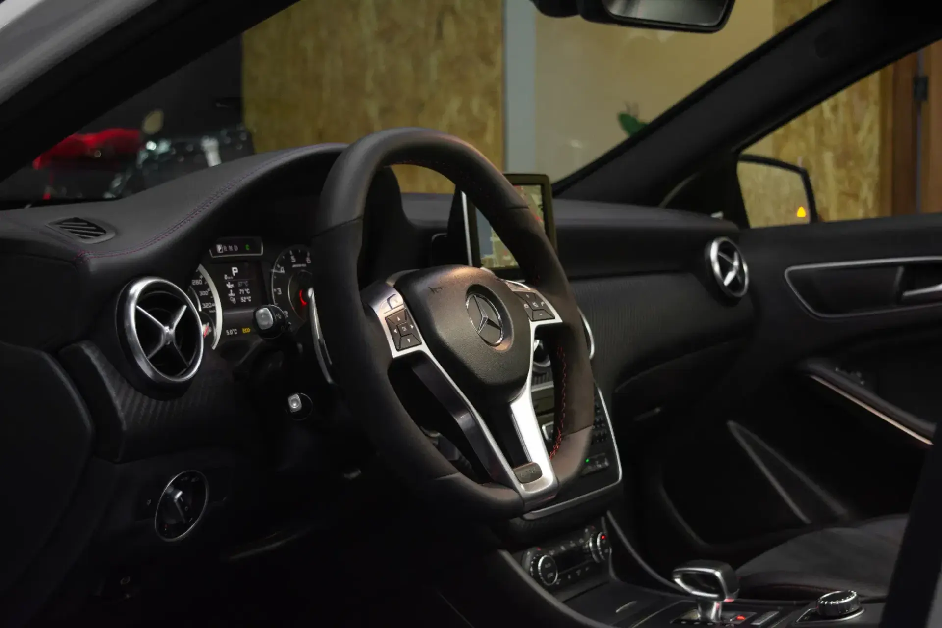 Mercedes-Benz A 45 AMG 4Matic Speedshift 7G-DCT Edition 1 14