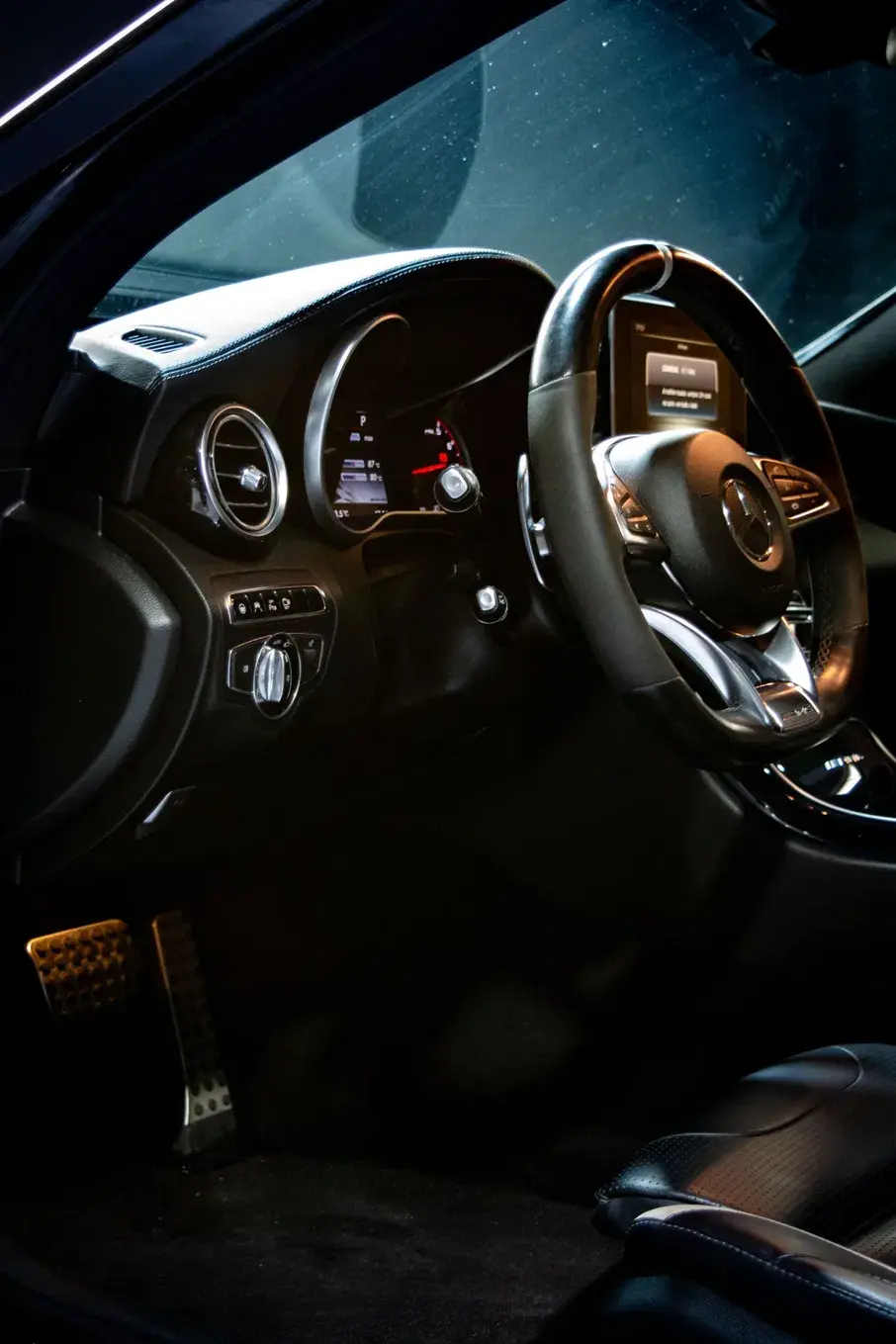 Mercedes-Benz C 63 AMG S 14