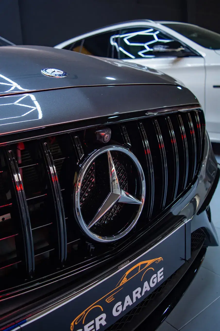 Mercedes-Benz E 220 d Coupe 9G-TRONIC Night Edition 4