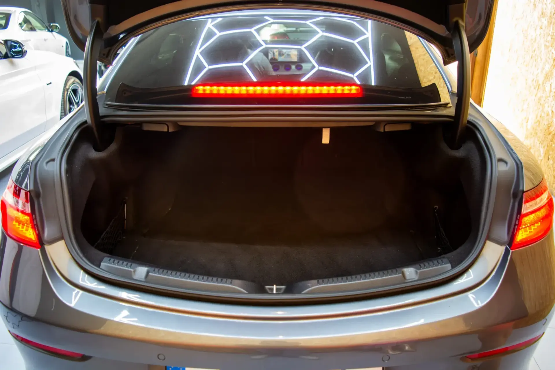 Mercedes-Benz E 220 d Coupe 9G-TRONIC Night Edition 15