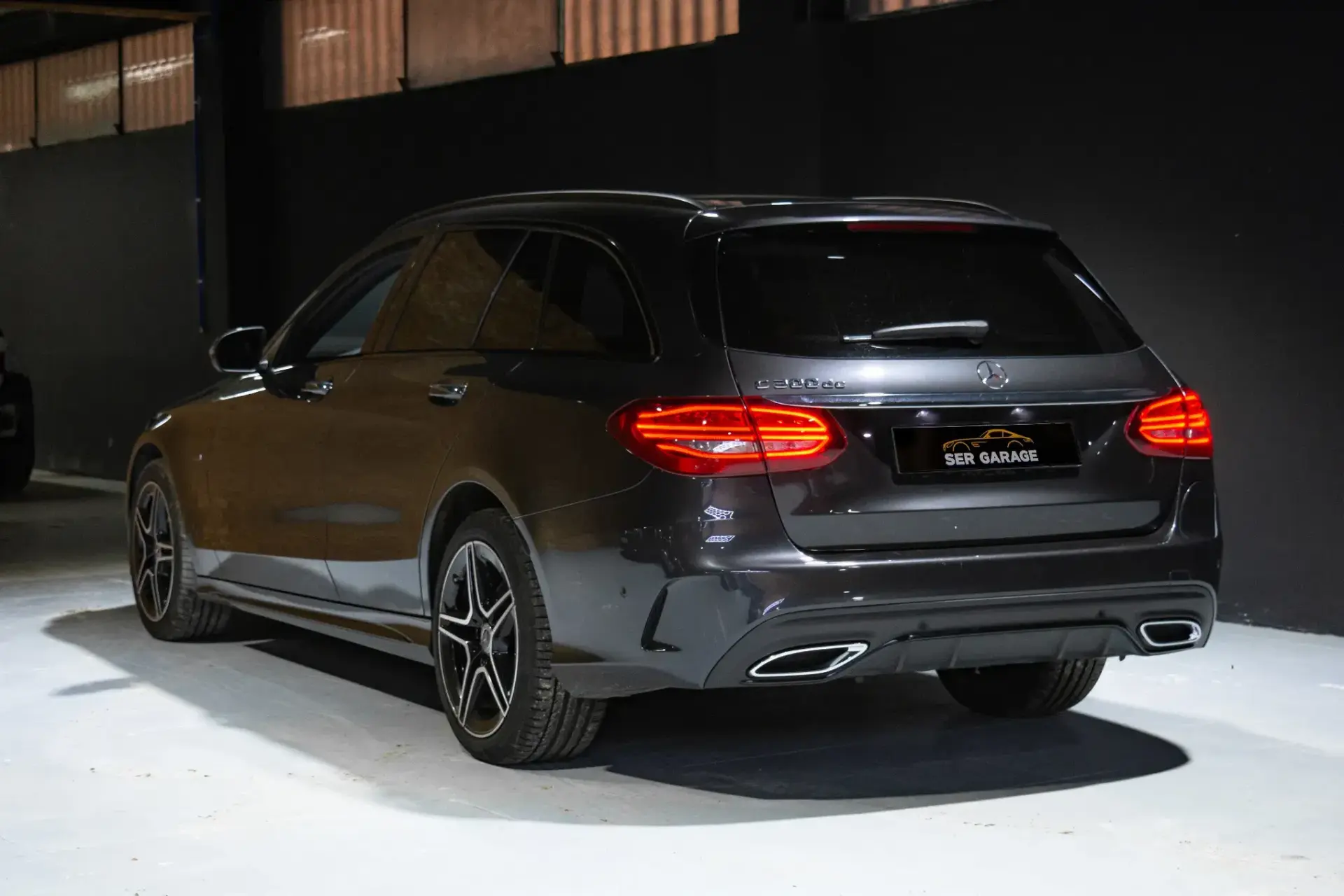 Mercedes-Benz C 300 de AMG Line 17