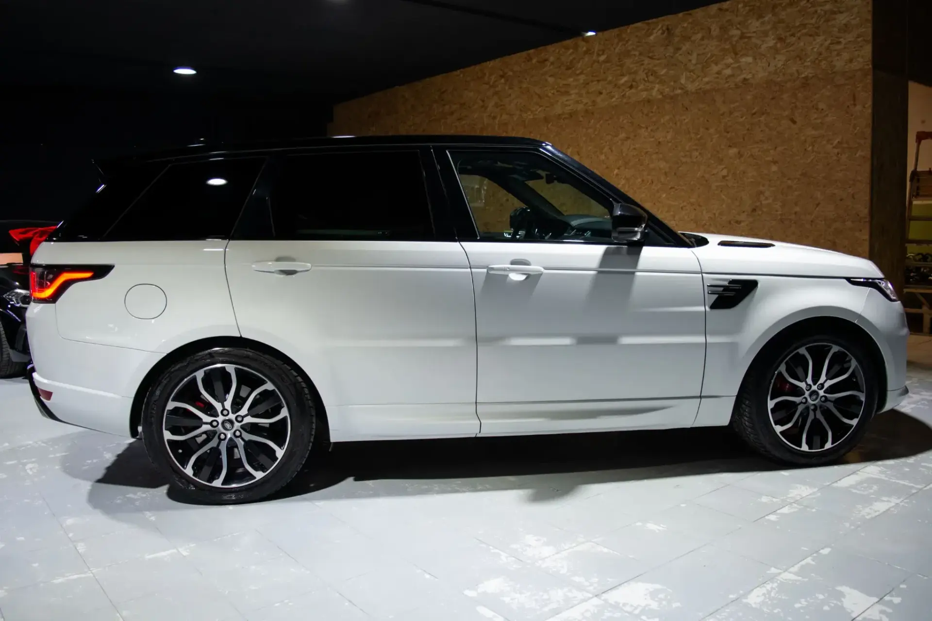 Land Rover Range Rover Sport P400e Hybrid HSE 2