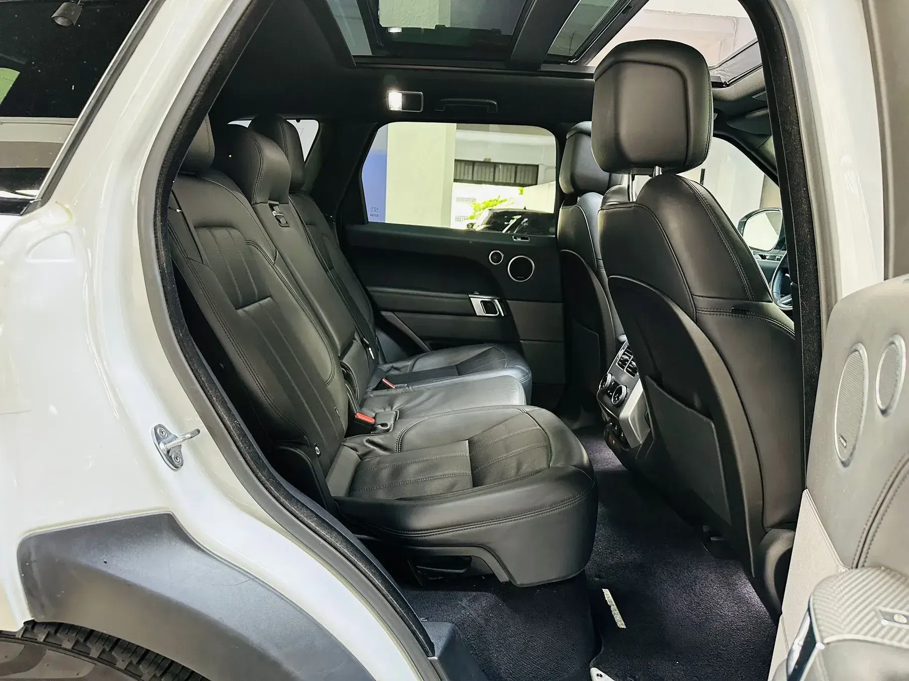 Land Rover Range Rover Sport P400e Hybrid HSE 11