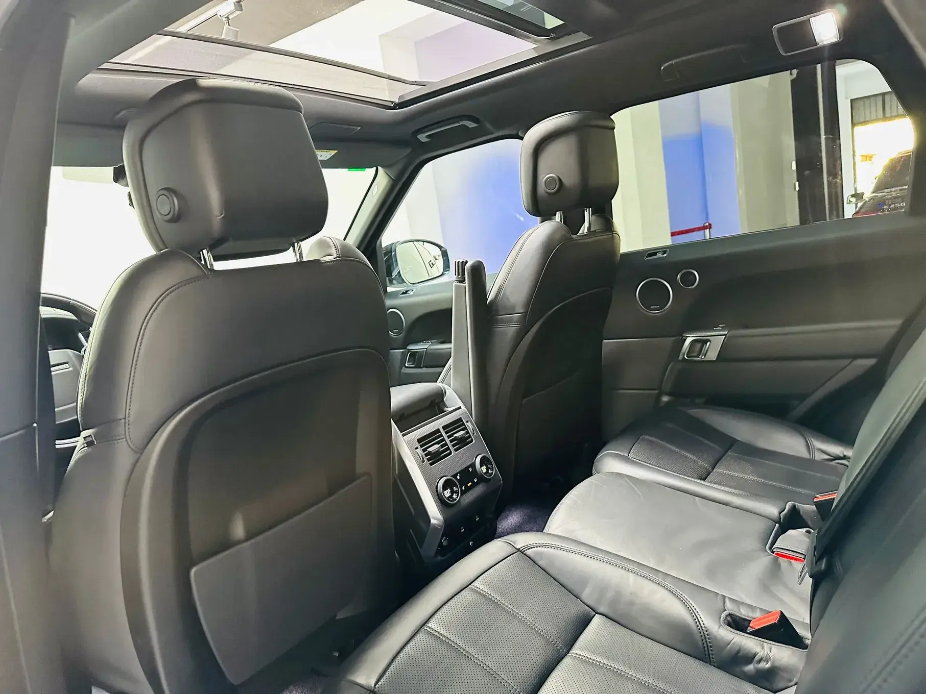 Land Rover Range Rover Sport P400e Hybrid HSE 14