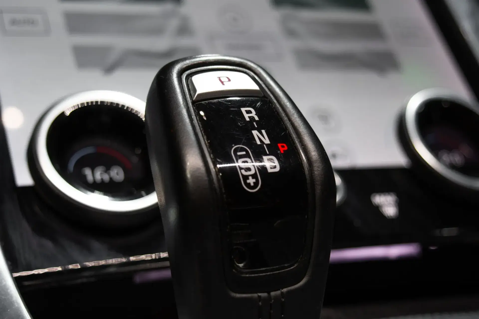 Land Rover Range Rover Sport P400e Hybrid HSE 31