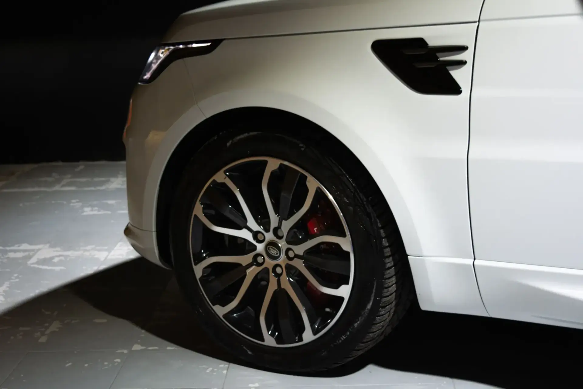 Land Rover Range Rover Sport P400e Hybrid HSE 48