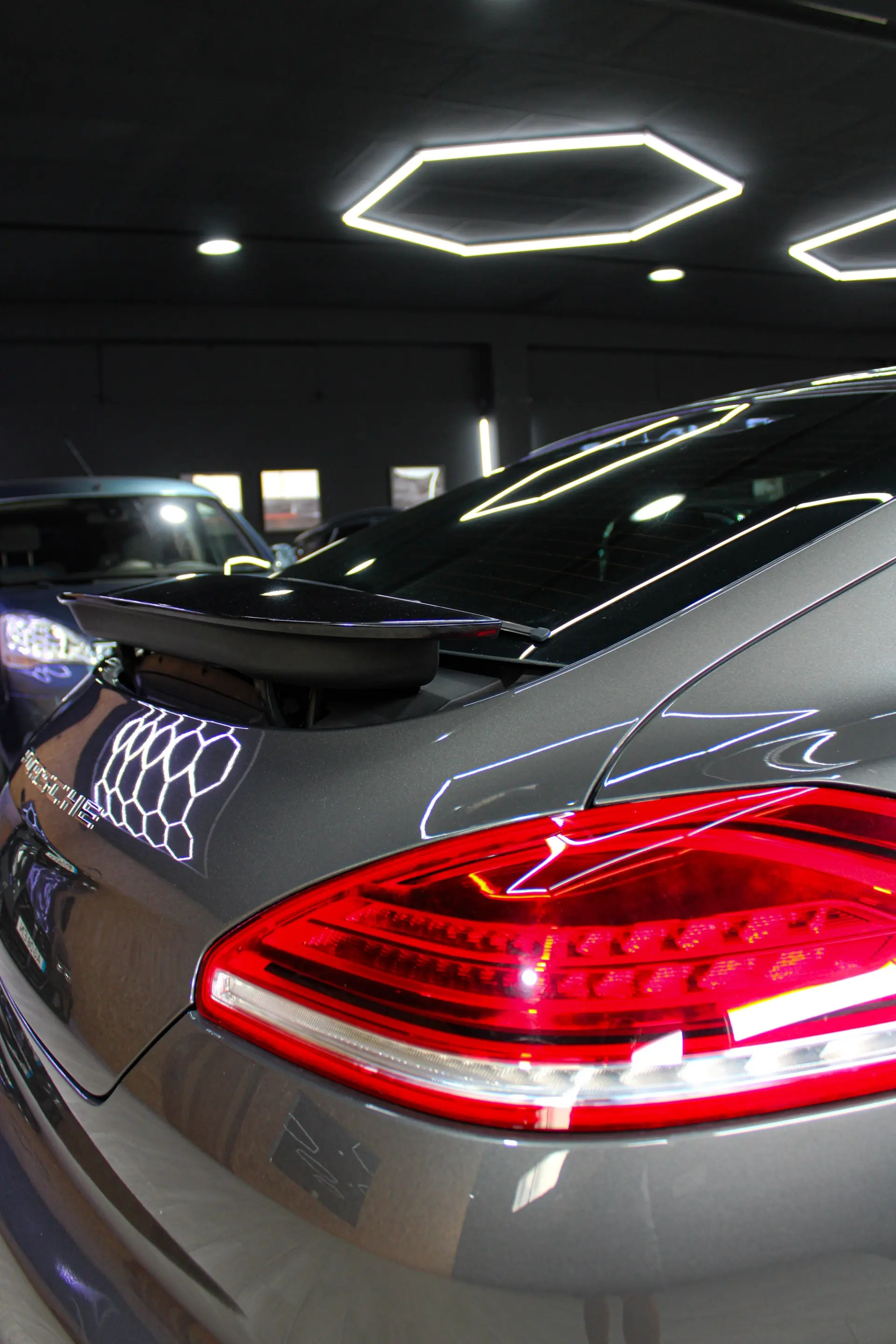 Porsche Panamera S Hybrid 8