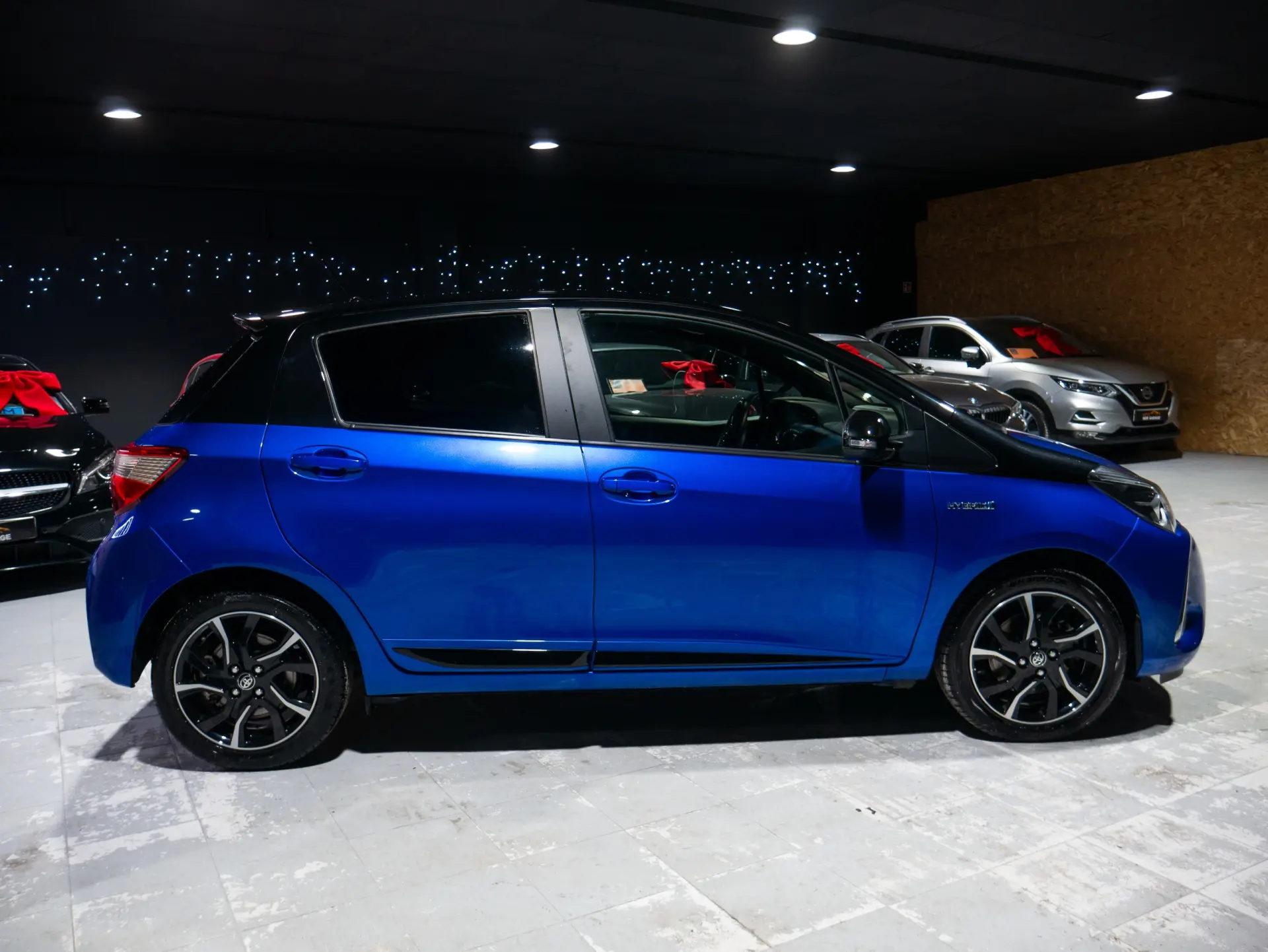 Toyota Yaris 1.5 HSD Square Collec.Blue 17