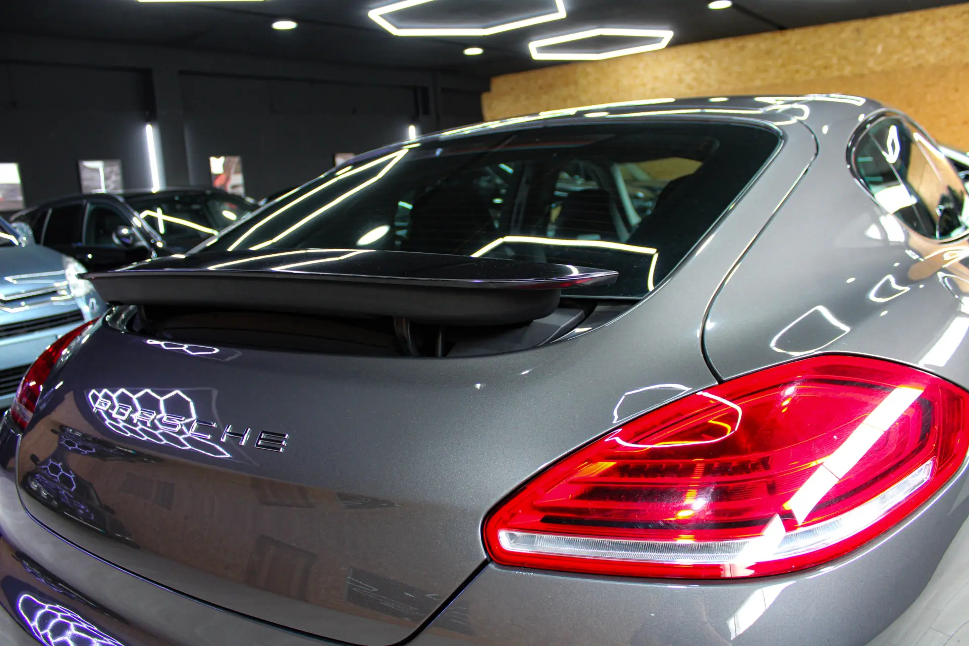 Porsche Panamera S Hybrid 11