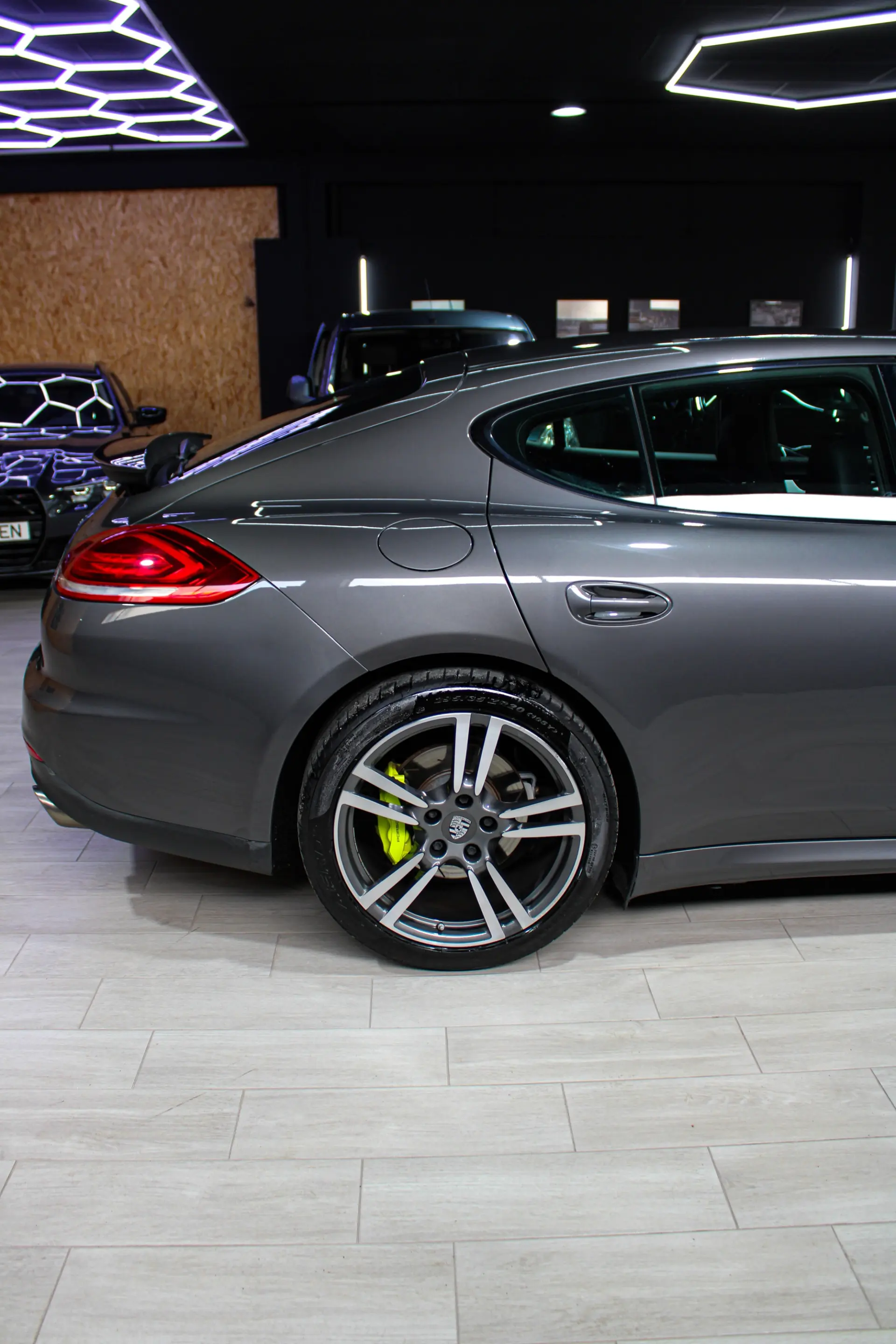 Porsche Panamera S Hybrid 27