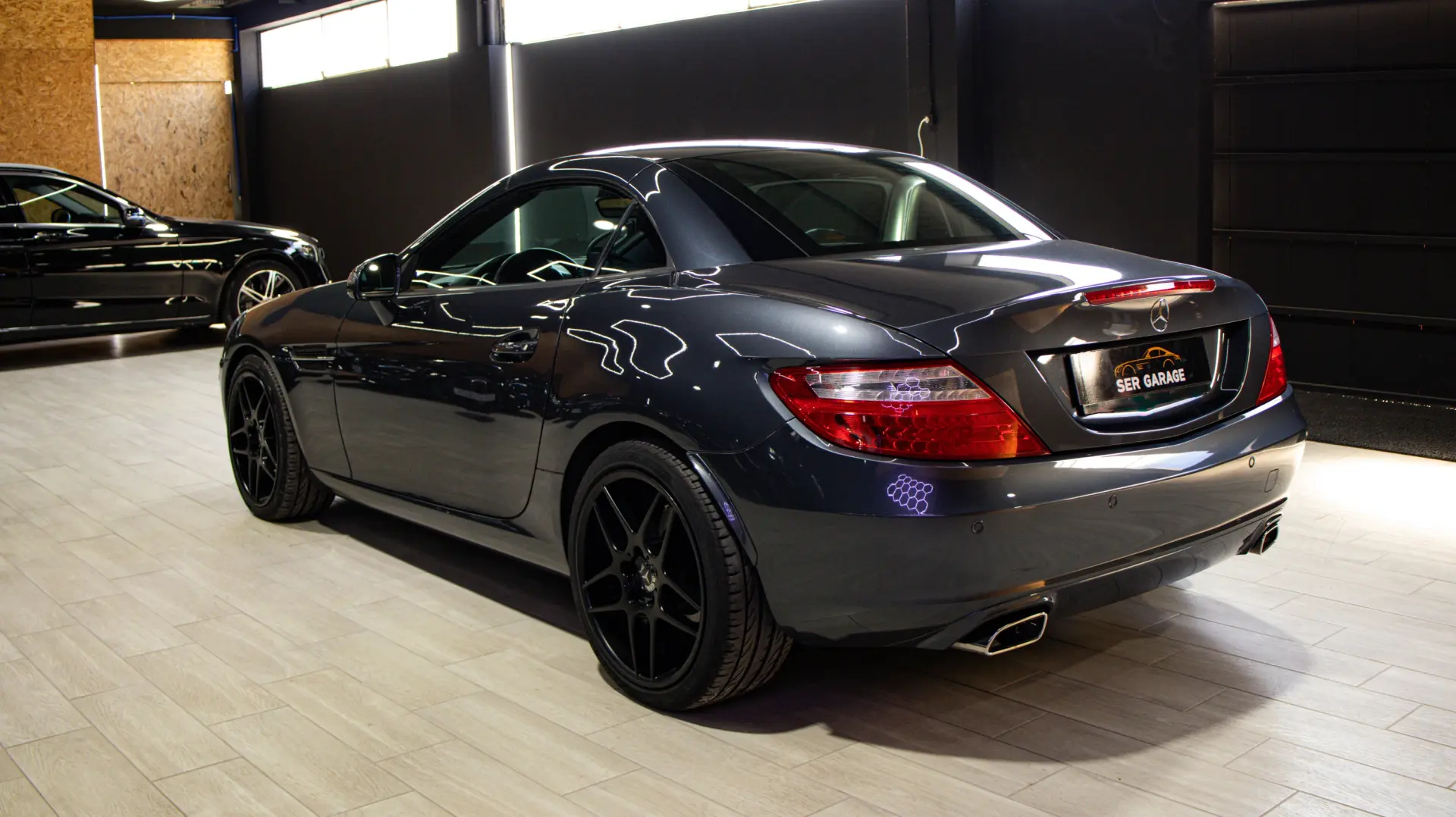 Mercedes-Benz SLK 200 Outro 7