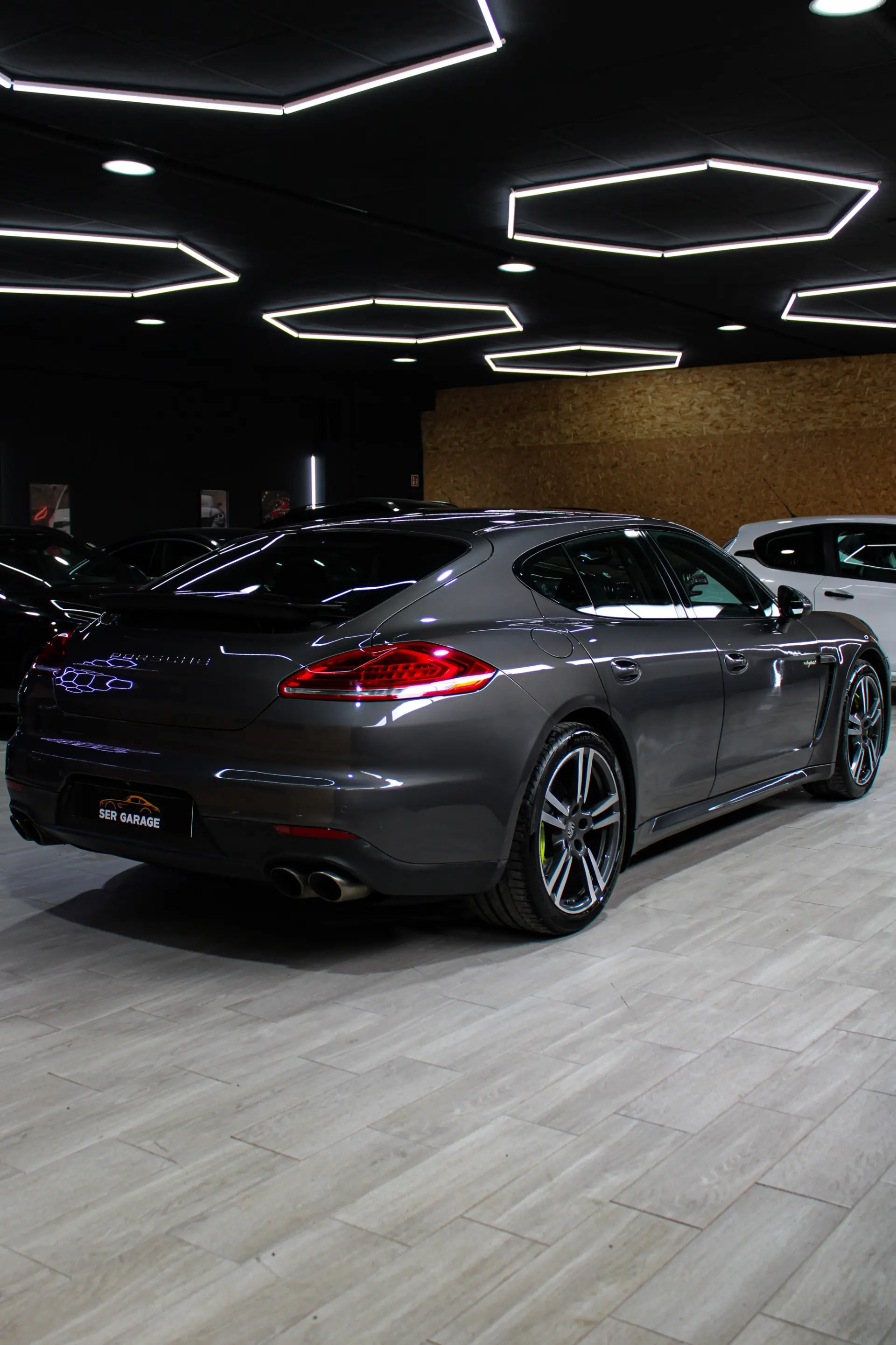 Porsche Panamera S Hybrid 6