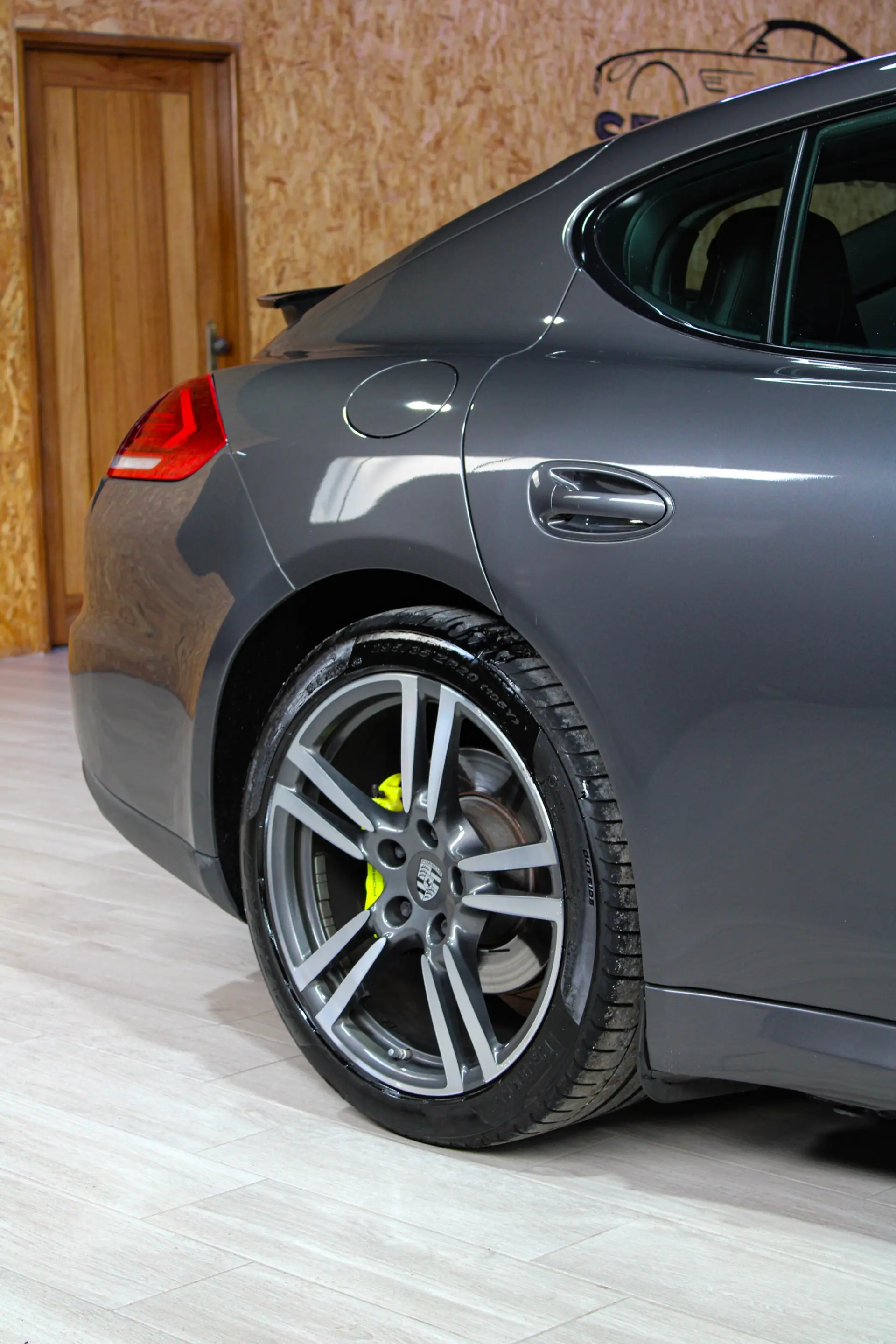 Porsche Panamera S Hybrid 29