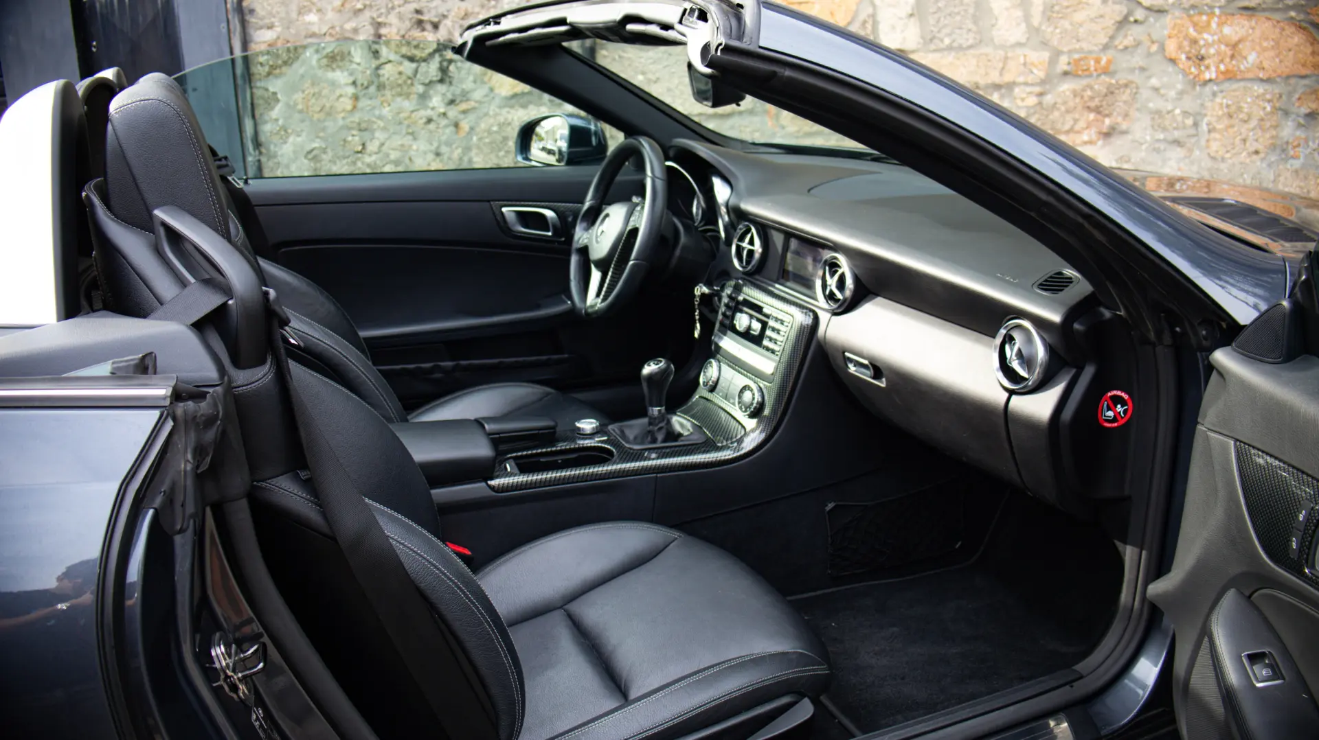 Mercedes-Benz SLK 200 Outro 29
