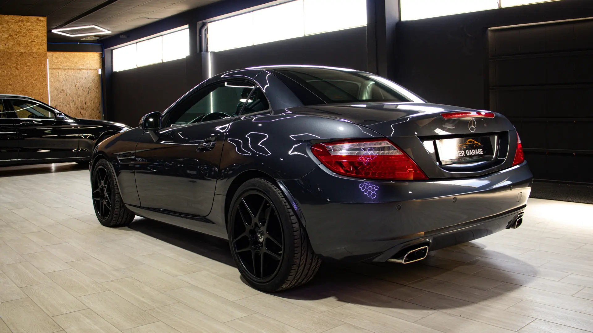 Mercedes-Benz SLK 200 Outro 6