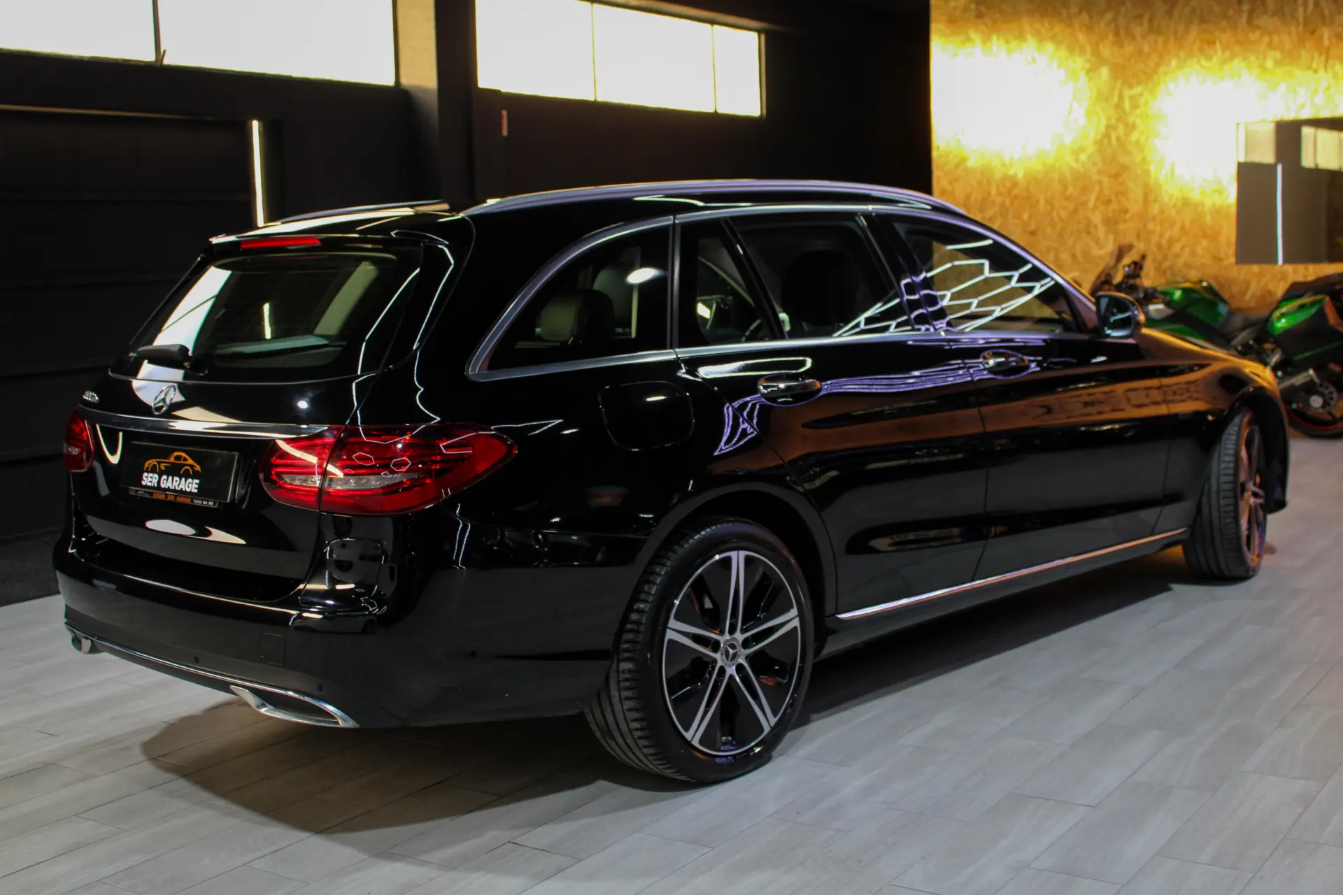 Mercedes-Benz C 300 de T 9G-TRONIC Exclusive 10