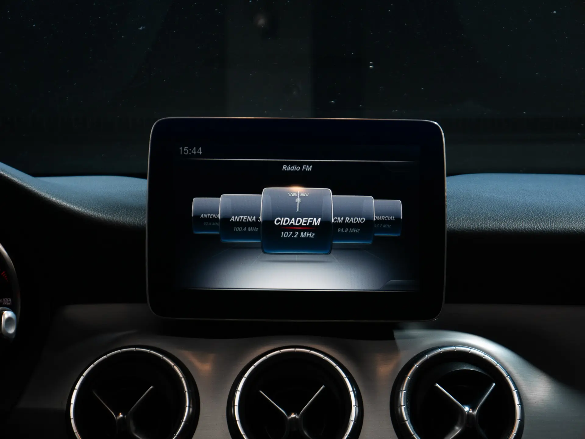 Mercedes-Benz CLA 200 d Shooting Brake AMG Line Aut. 16