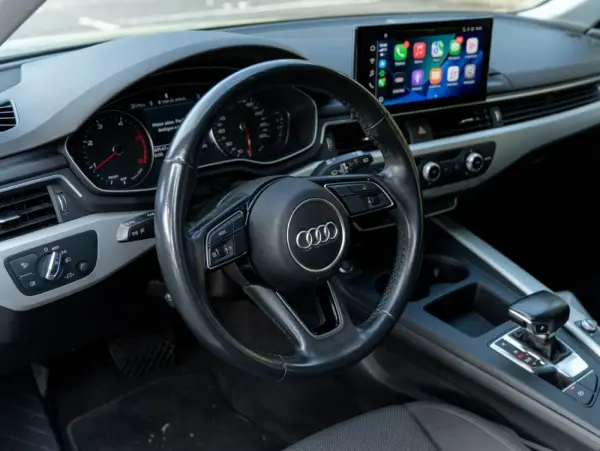 Audi A4 Avant 35 TDI S tronic 11