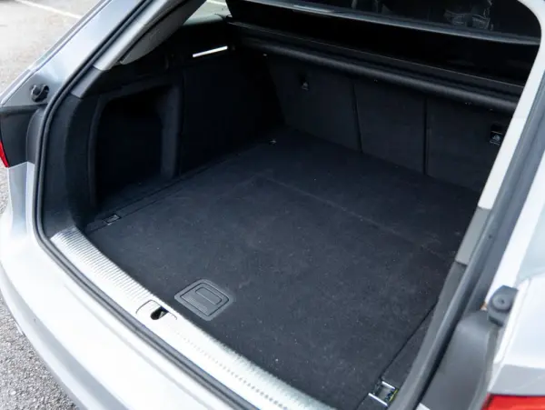 Audi A4 Avant 35 TDI S tronic 32