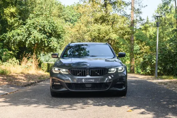 BMW 330 e Touring Pack M Auto 2