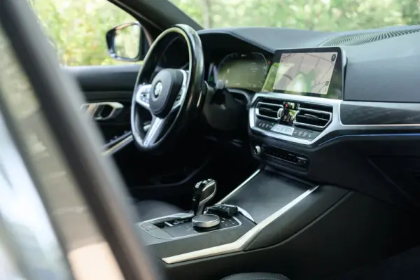 BMW 330 e Touring Pack M Auto 27