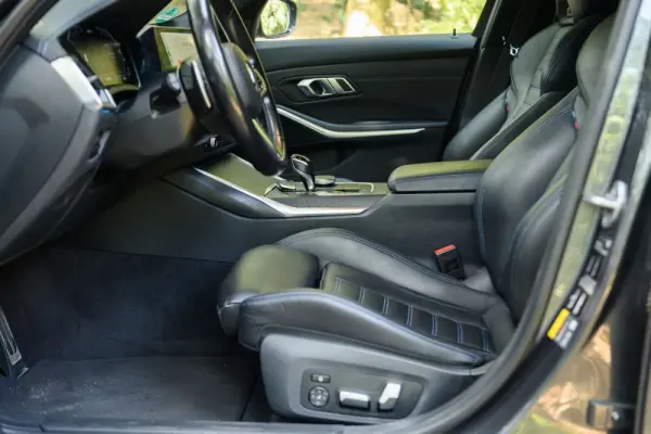 BMW 330 e Touring Pack M Auto 28