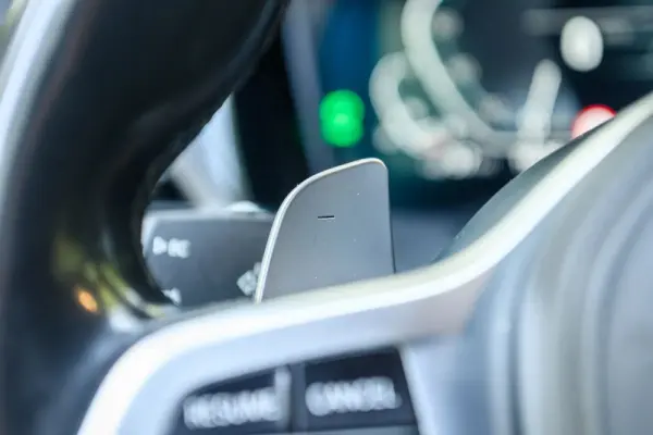 BMW 330 e Touring Pack M Auto 32