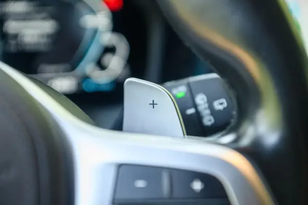 BMW 330 e Touring Pack M Auto 31