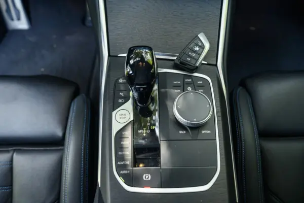 BMW 330 e Touring Pack M Auto 39