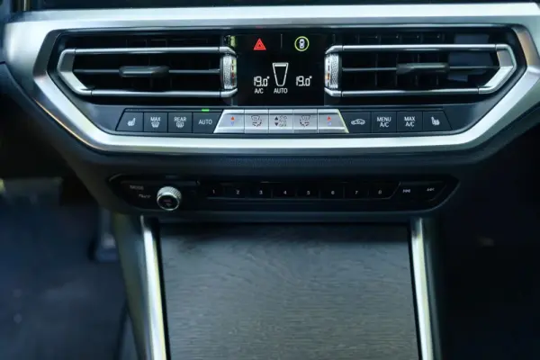 BMW 330 e Touring Pack M Auto 41