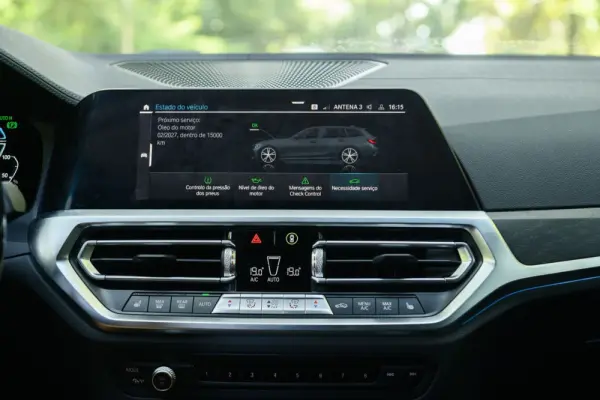 BMW 330 e Touring Pack M Auto 48