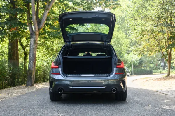 BMW 330 e Touring Pack M Auto 55