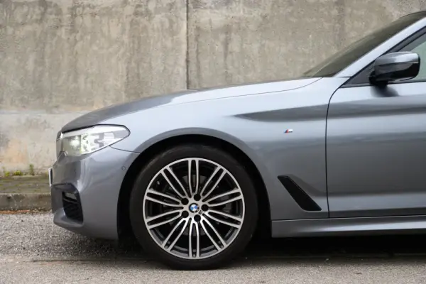 BMW 520 d Pack M Auto 8