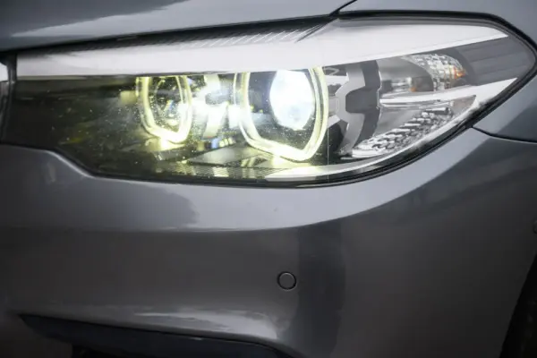 BMW 520 d Pack M Auto 10