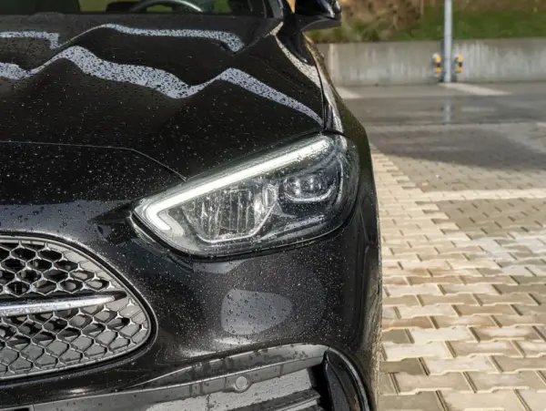 Mercedes-Benz C 300 e AMG Line 13