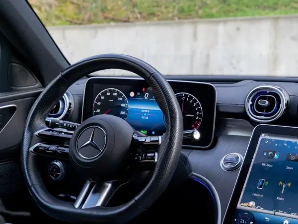 Mercedes-Benz C 300 e AMG Line 27