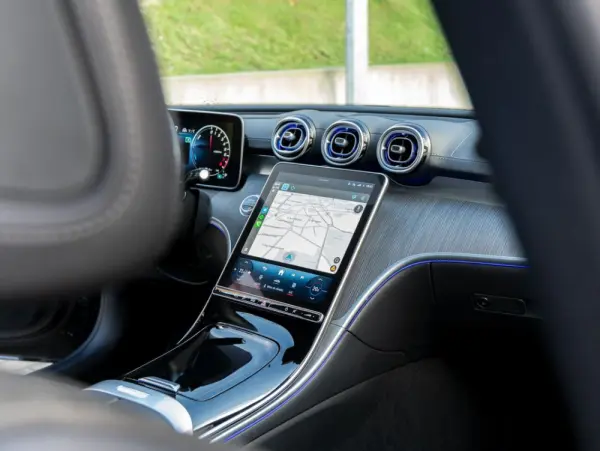 Mercedes-Benz C 300 e AMG Line 37