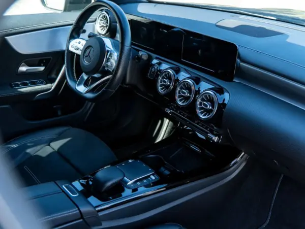 Mercedes-Benz CLA 250 17