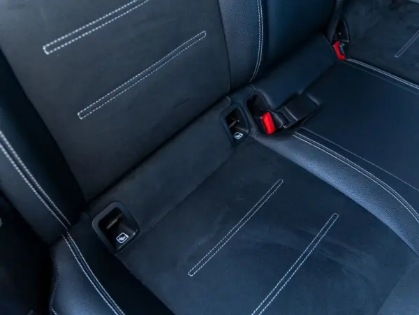 Mercedes-Benz CLA 250 21