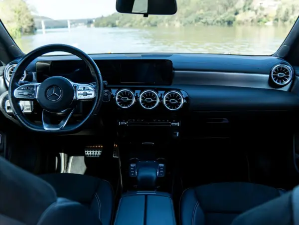 Mercedes-Benz CLA 250 25