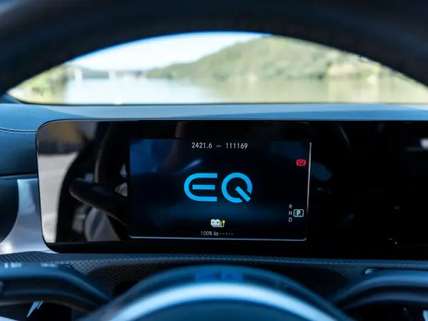 Mercedes-Benz CLA 250 43