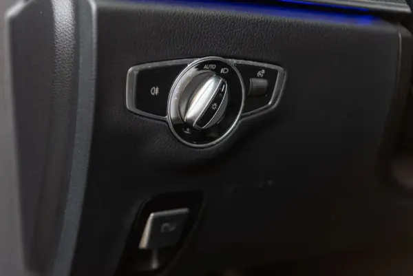 Mercedes-Benz E 220 d AMG Line Aut. 33