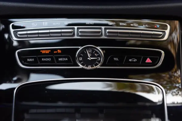 Mercedes-Benz E 220 d AMG Line Aut. 36