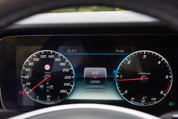 Mercedes-Benz E 220 d AMG Line Aut. 39