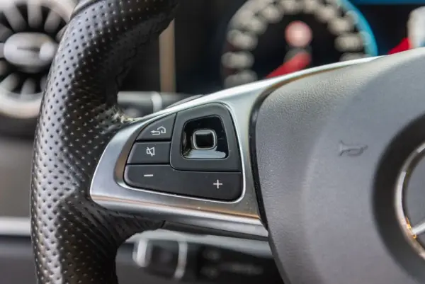 Mercedes-Benz E 220 d AMG Line Aut. 40