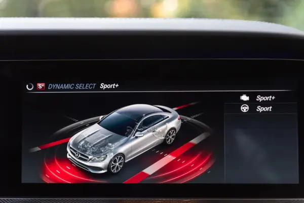 Mercedes-Benz E 220 d AMG Line Aut. 51