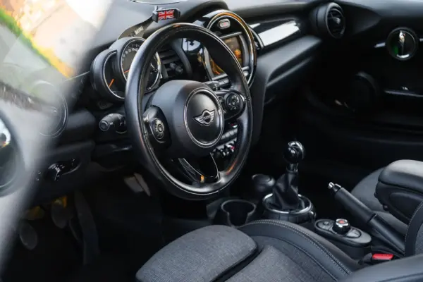 MINI 3 Portas Cooper D 13